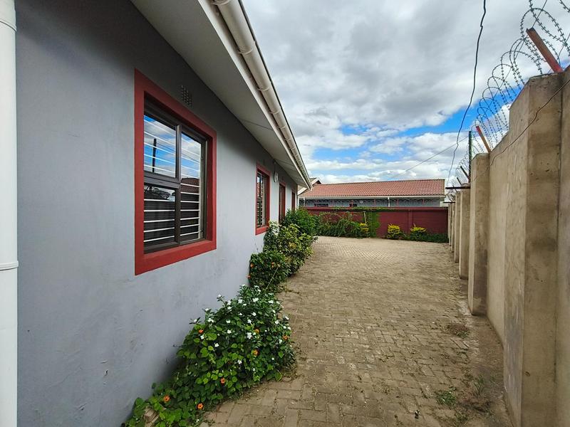 6 Bedroom Property for Sale in Mthata Eastern Cape